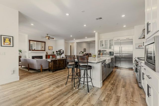 8672 Sommelier Dr, Plymouth, CA 95669