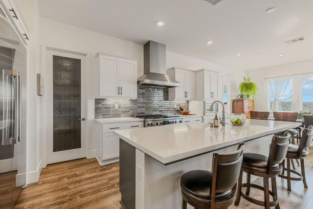 8672 Sommelier Dr, Plymouth, CA 95669