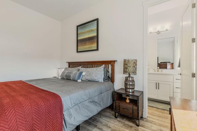 8672 Sommelier Dr, Plymouth, CA 95669