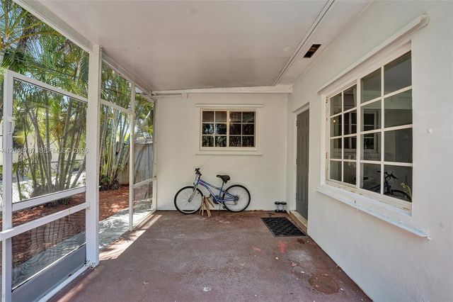 206 SE 3rd St, Dania Beach, FL 33004