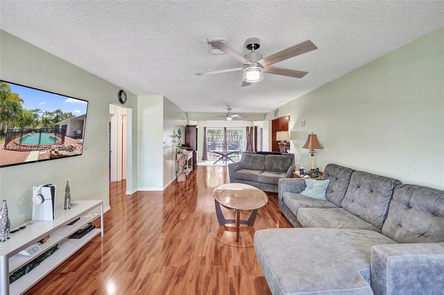 206 SE 3rd St, Dania Beach, FL 33004