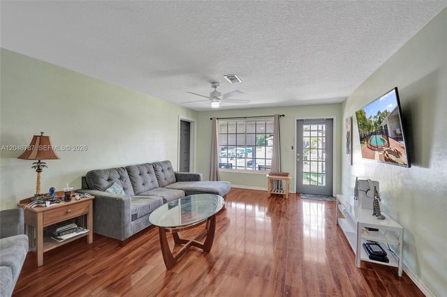 206 SE 3rd St, Dania Beach, FL 33004