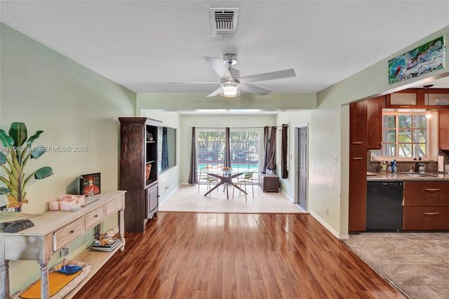 206 SE 3rd St, Dania Beach, FL 33004