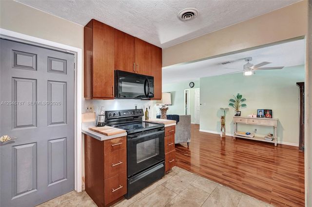 206 SE 3rd St, Dania Beach, FL 33004