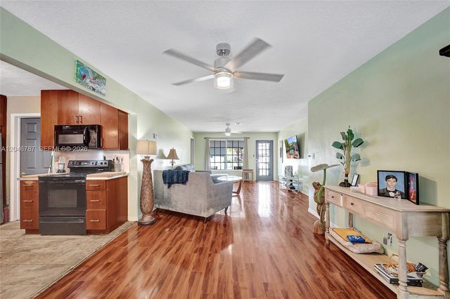 206 SE 3rd St, Dania Beach, FL 33004