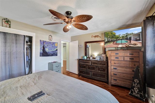 206 SE 3rd St, Dania Beach, FL 33004