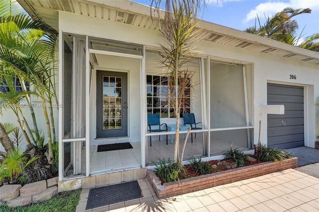 206 SE 3rd St, Dania Beach, FL 33004