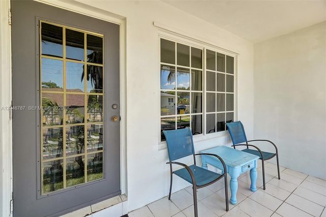 206 SE 3rd St, Dania Beach, FL 33004
