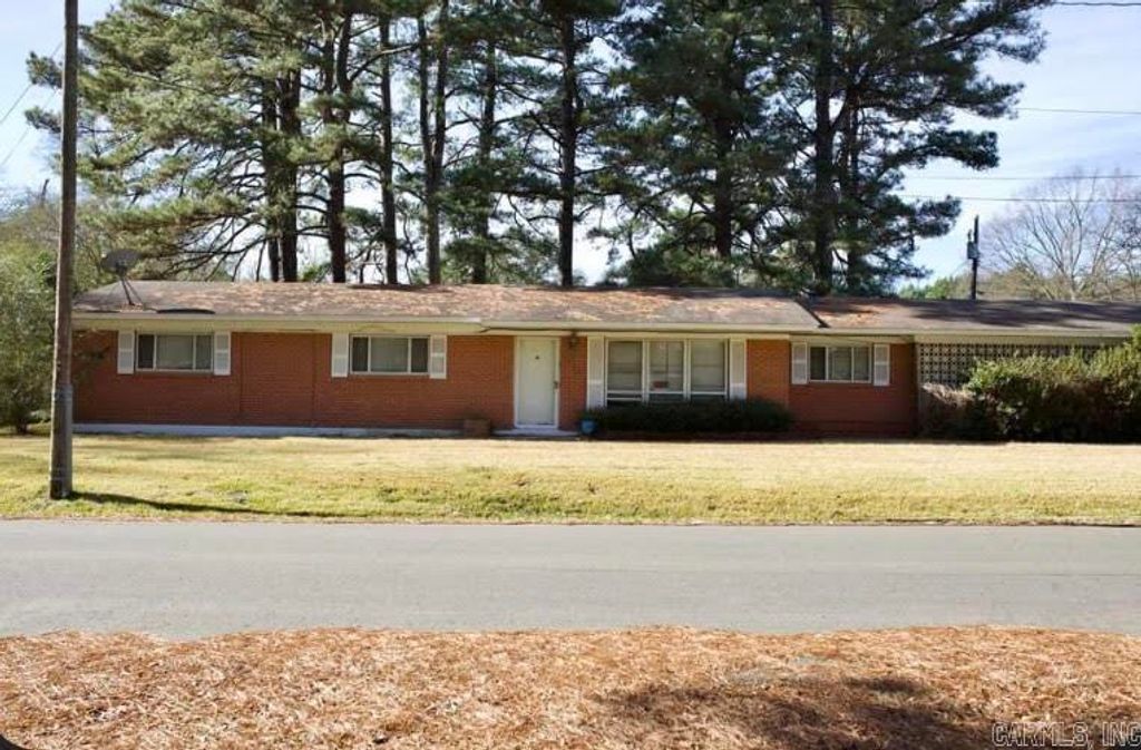 709 W Locust, Waldo, AR 71770