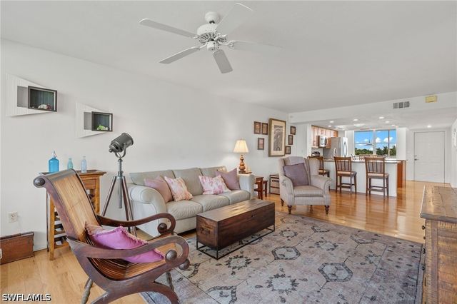 290 Naples Cove DR 2602, Naples, FL 34110
