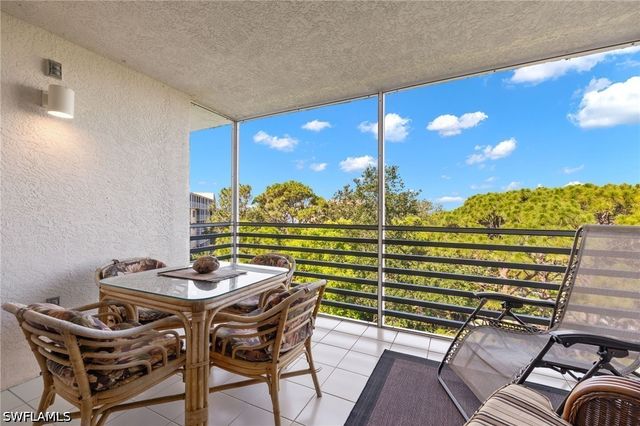 290 Naples Cove DR 2602, Naples, FL 34110