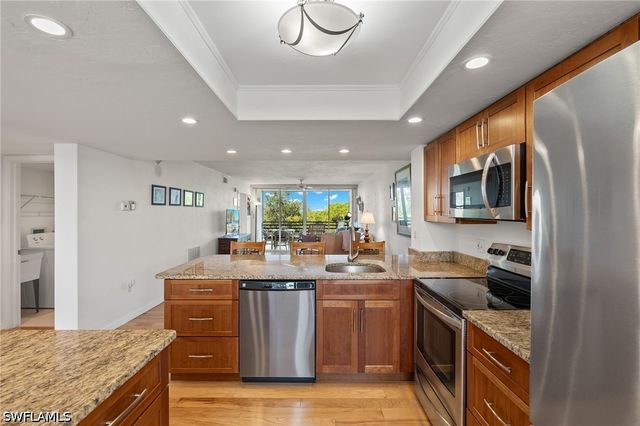 290 Naples Cove DR 2602, Naples, FL 34110