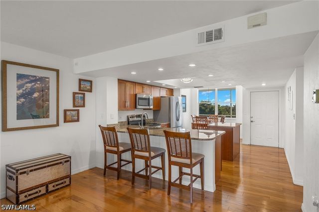 290 Naples Cove DR 2602, Naples, FL 34110