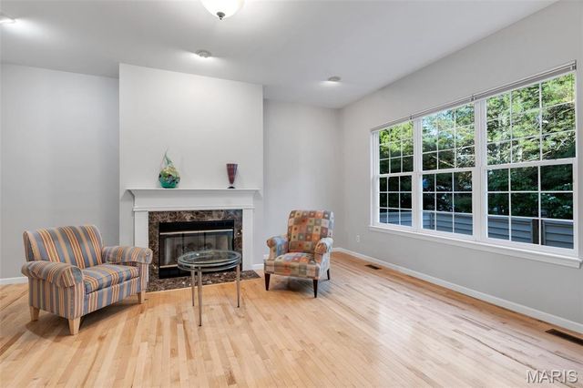 14762 Thornbird Manor Parkway Parkway, Chesterfield, MO 63017