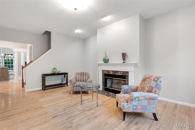14762 Thornbird Manor Parkway Parkway, Chesterfield, MO 63017
