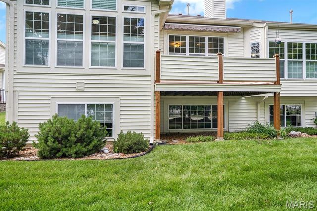 14762 Thornbird Manor Parkway Parkway, Chesterfield, MO 63017