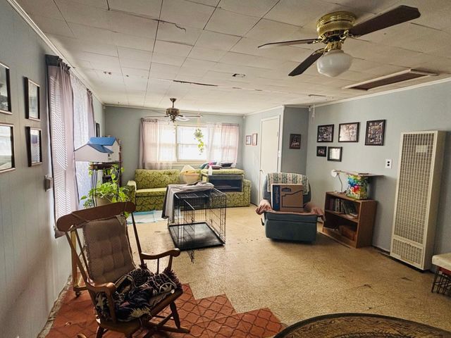 818 W 51st St. S, Wichita, KS 67217