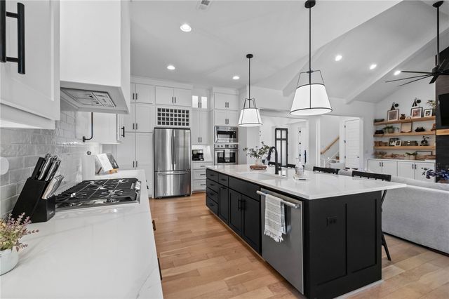 4303 S 87th Street, Bentonville, AR 72713