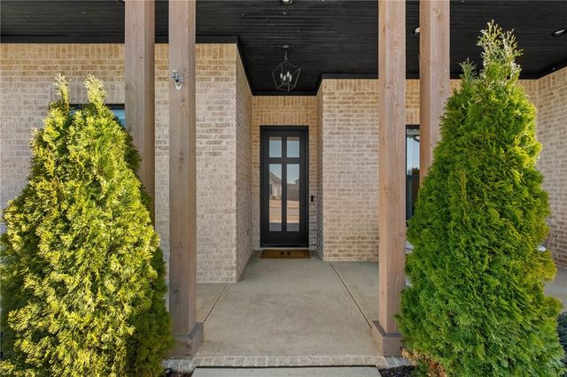 4303 S 87th Street, Bentonville, AR 72713