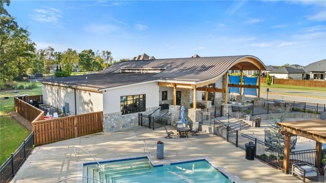 4303 S 87th Street, Bentonville, AR 72713