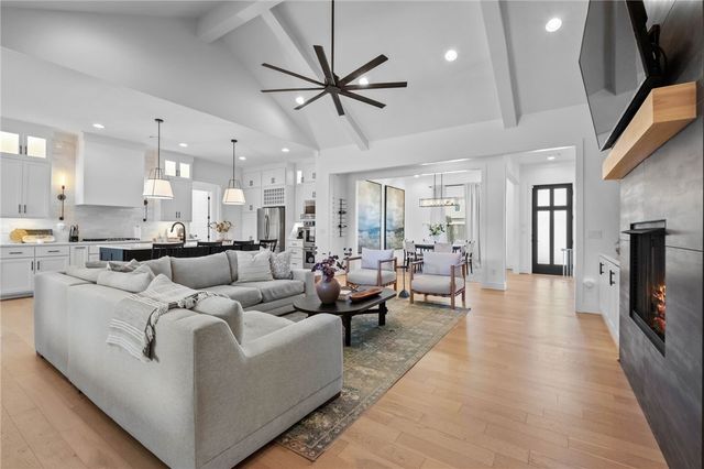 4303 S 87th Street, Bentonville, AR 72713