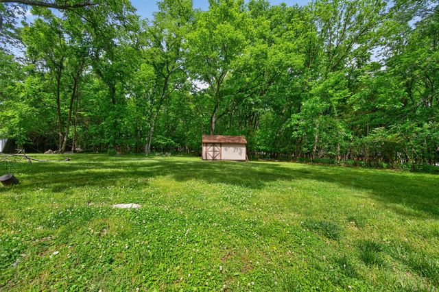 1118 Bledsoe Dr, Castalian Springs, TN 37031