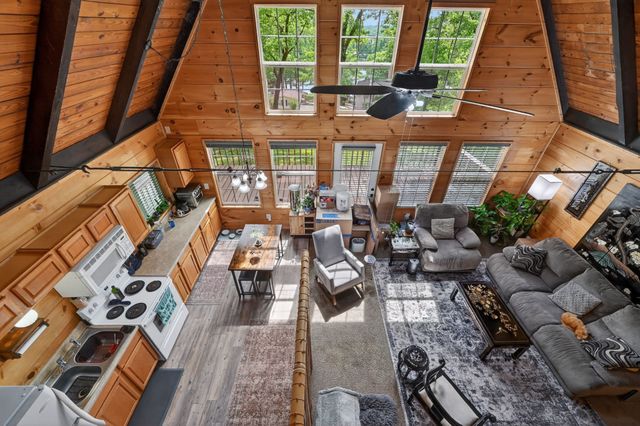 1118 Bledsoe Dr, Castalian Springs, TN 37031