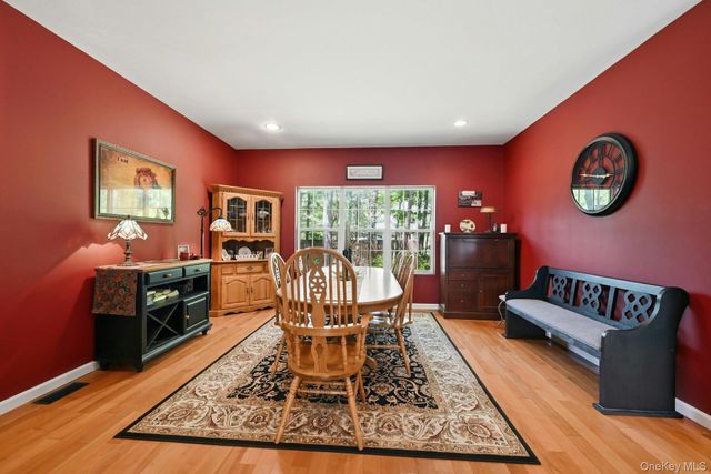 3 Pia Court, Holtsville, NY 11742
