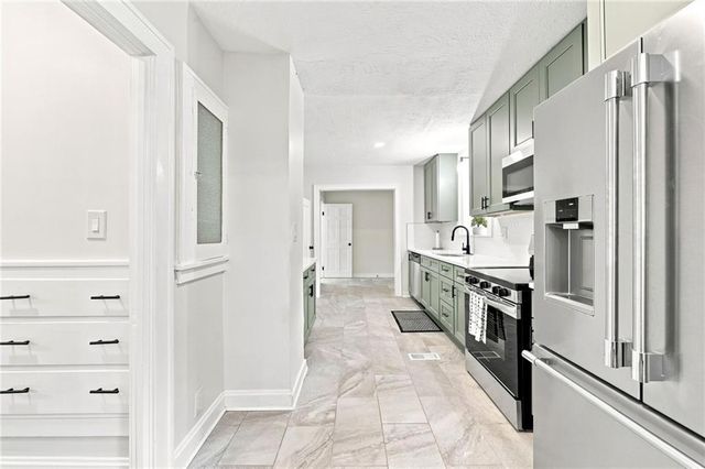 201 W 81st Terrace, Kansas City, MO 64114