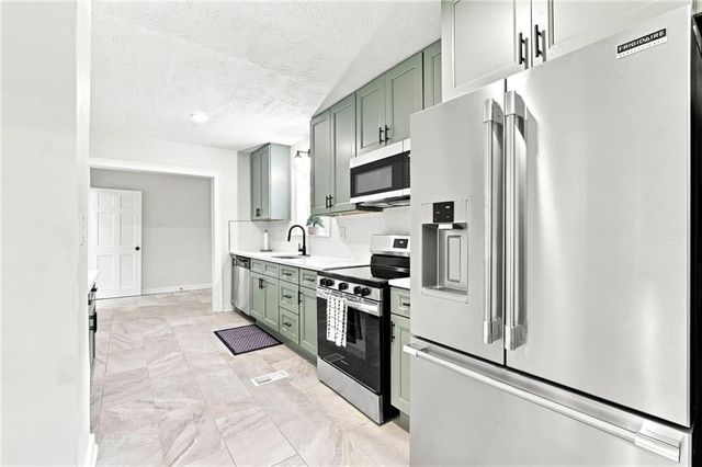 201 W 81st Terrace, Kansas City, MO 64114
