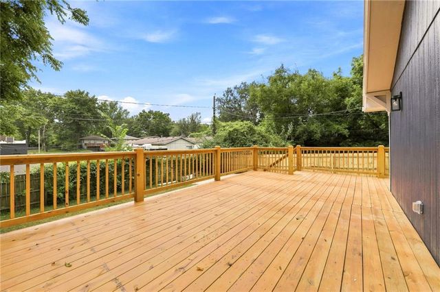 201 W 81st Terrace, Kansas City, MO 64114