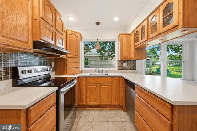 38 DUNSTABLE RD, Southampton, NJ 08088