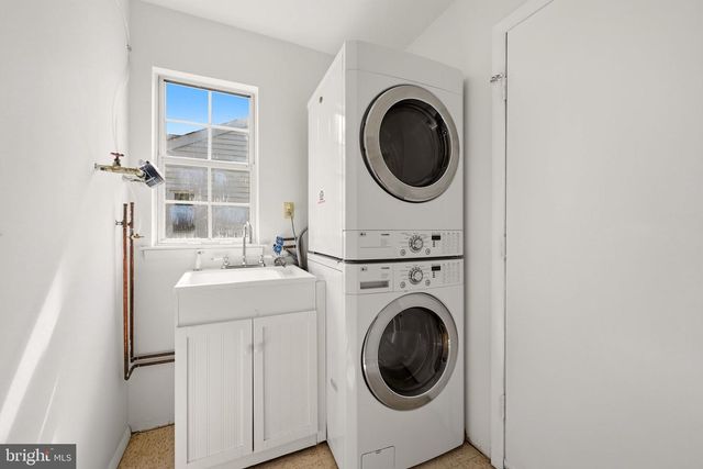 38 DUNSTABLE RD, Southampton, NJ 08088