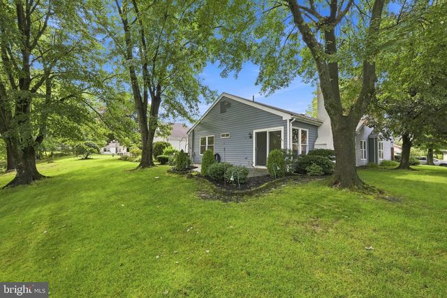 38 DUNSTABLE RD, Southampton, NJ 08088