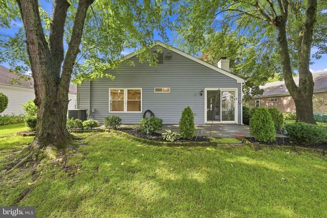 38 DUNSTABLE RD, Southampton, NJ 08088