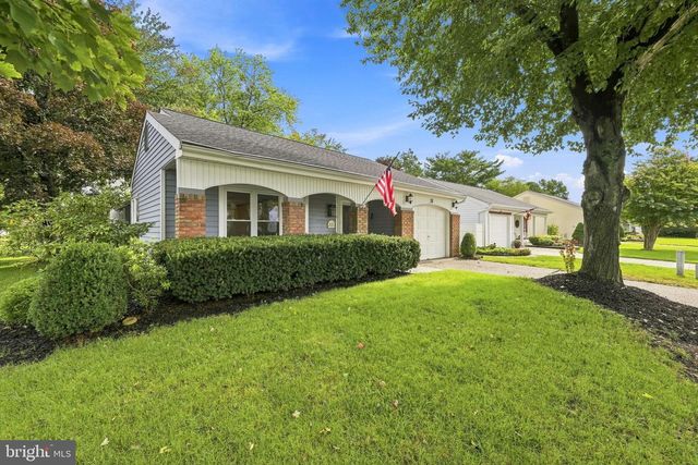 38 DUNSTABLE RD, Southampton, NJ 08088
