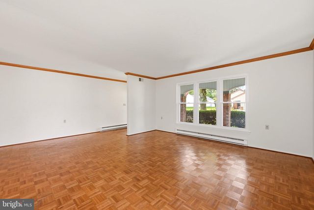 38 DUNSTABLE RD, Southampton, NJ 08088