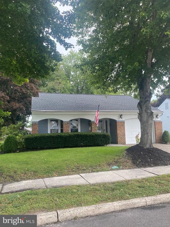 38 DUNSTABLE RD, Southampton, NJ 08088