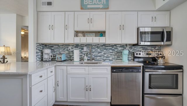 6 Woodward Ave Apt B3, Hilton Head Island, SC 29928