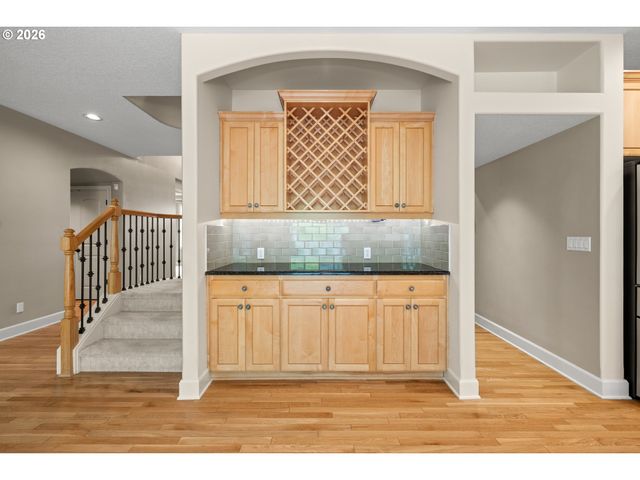 2990 SUNBREAK Ln, West Linn, OR 97068