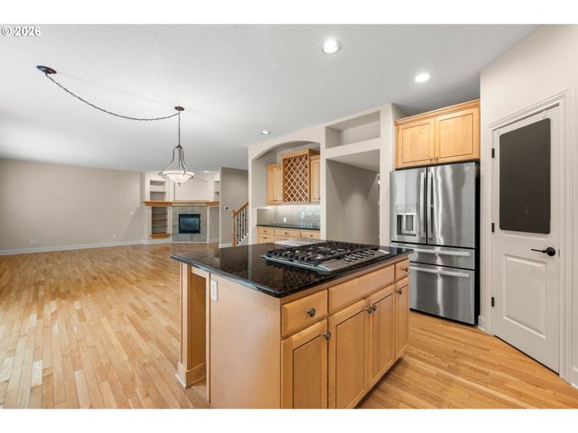 2990 SUNBREAK Ln, West Linn, OR 97068