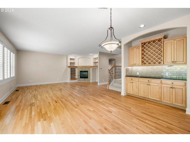 2990 SUNBREAK Ln, West Linn, OR 97068