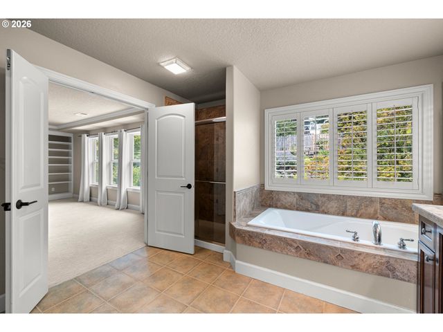 2990 SUNBREAK Ln, West Linn, OR 97068
