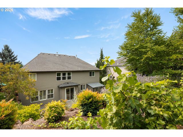 2990 SUNBREAK Ln, West Linn, OR 97068