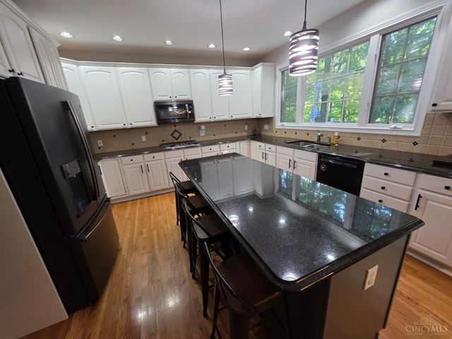 1223 Ridgewood Drive, Miami Twp, OH 45140