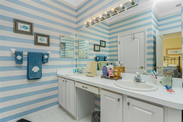 811 SHADOW BAY WAY, Osprey, FL 34229