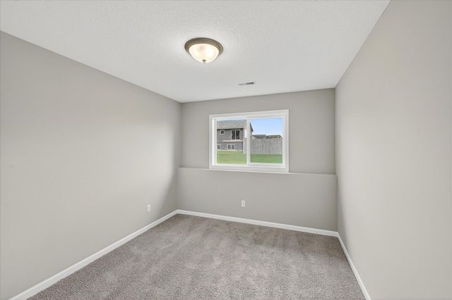610 Grouse Way, New Richmond, WI 54017