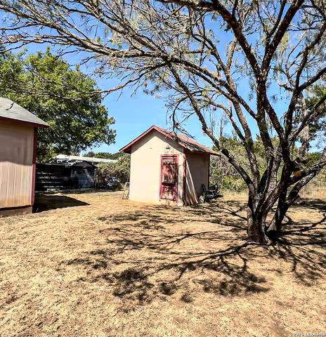 119 HONDO DR, Bandera, TX 78003