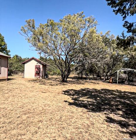 119 HONDO DR, Bandera, TX 78003