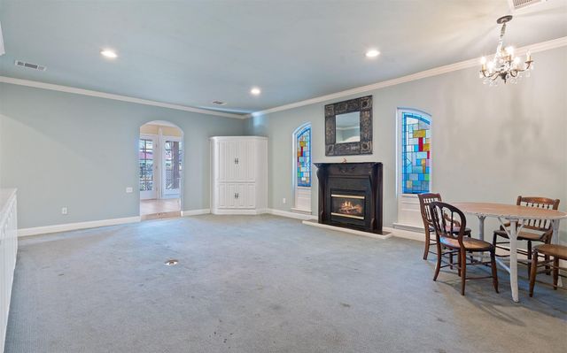 762 S Guadalupe ST, Lockhart, TX 78644